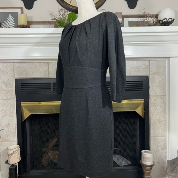 Trina Turk Three Quarter Sleeve Lined Gray Sheath Dress With Defined Waist - Picture 7 of 16